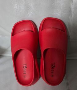 women's slide sandals  size 8