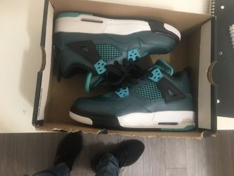 Jordan 4s