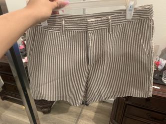 Shorts size 4