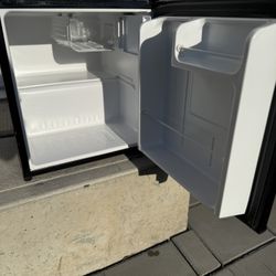 Igloo Refrigerator 