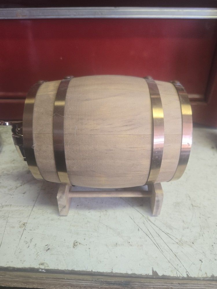 Mini Whiskey Barrel
