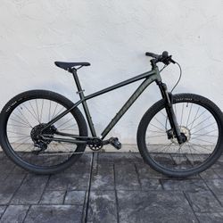 SPECIALIZED ROCKHOPPER COMP Size Large