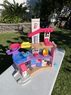 Like New Barbie Little People  Doll House
