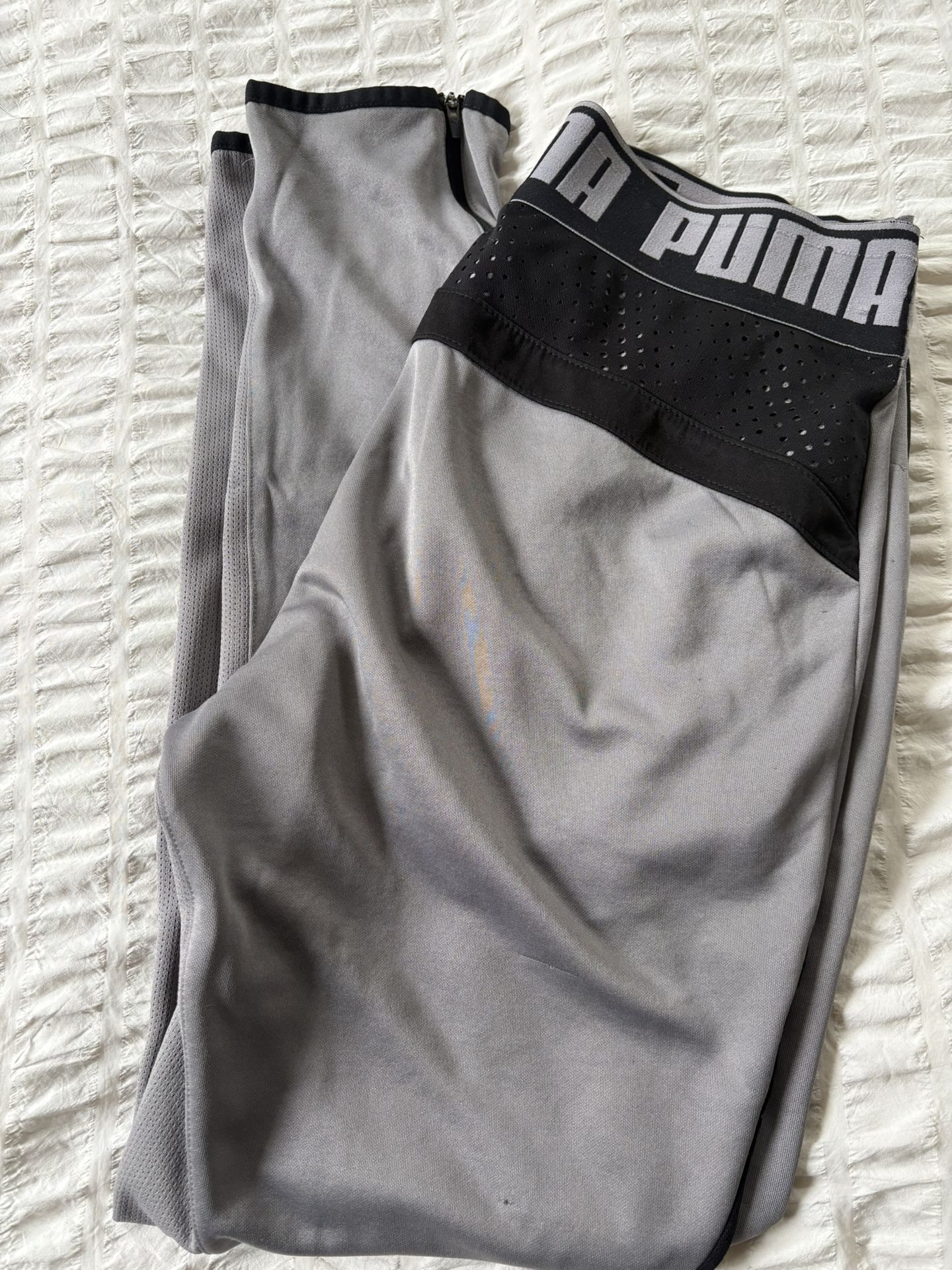 Men’s Puma Joggers Size M