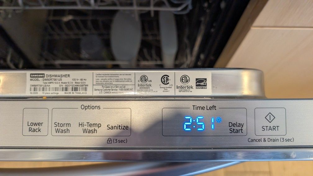 Samsung Stainless Steel Dishwasher – DW80R7061US – Excellent Condition!