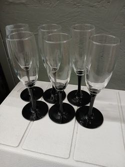 6 Black Base Champaigne Flutes- Rare Ones