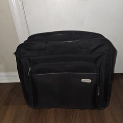 💼 Targus Rolling Laptop Bag – Like New! 💼