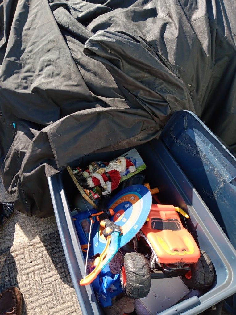 Tubs Full Of Toys Lego Figurines Batman Caves Cars Trucks