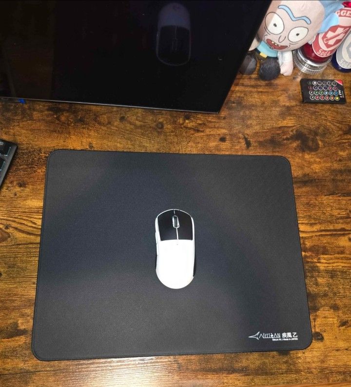 Artisan FX Hayate Otsu - Ninja Black Large Soft (Like New) + Original Packaging" gaming mouse pad
