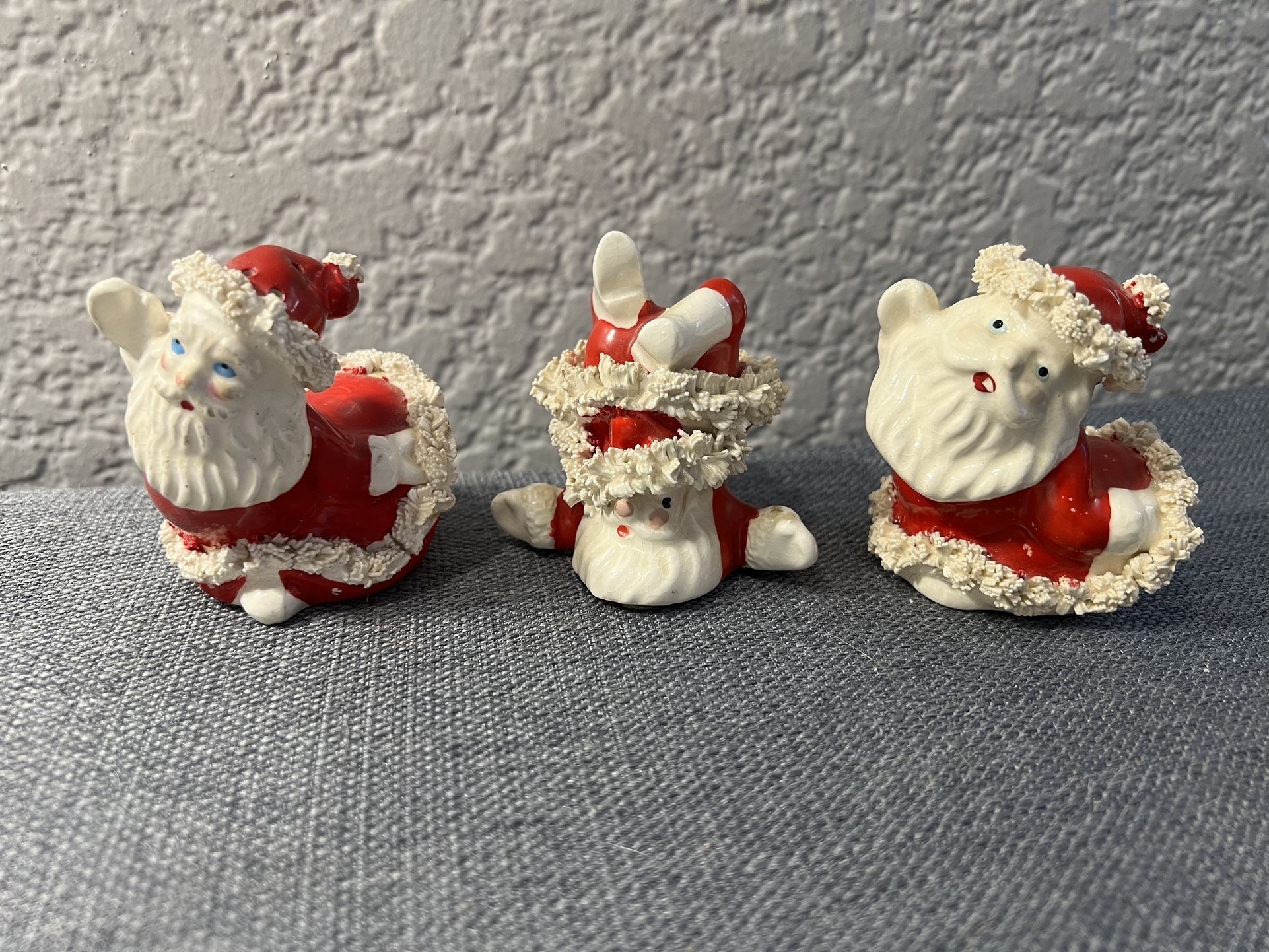 3 Vintage Christmas Kitschy Napco Spaghetti Trim Santa's