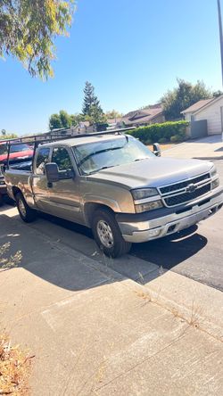Chevrolet Silverado Extended Cab Pickup Truck