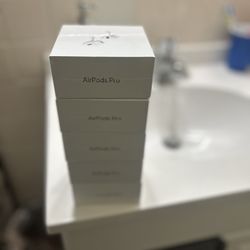 Air Pods Pro 2 Throwing Deals !!!!  ** ALL REAL NO FAKE MATERIAL 