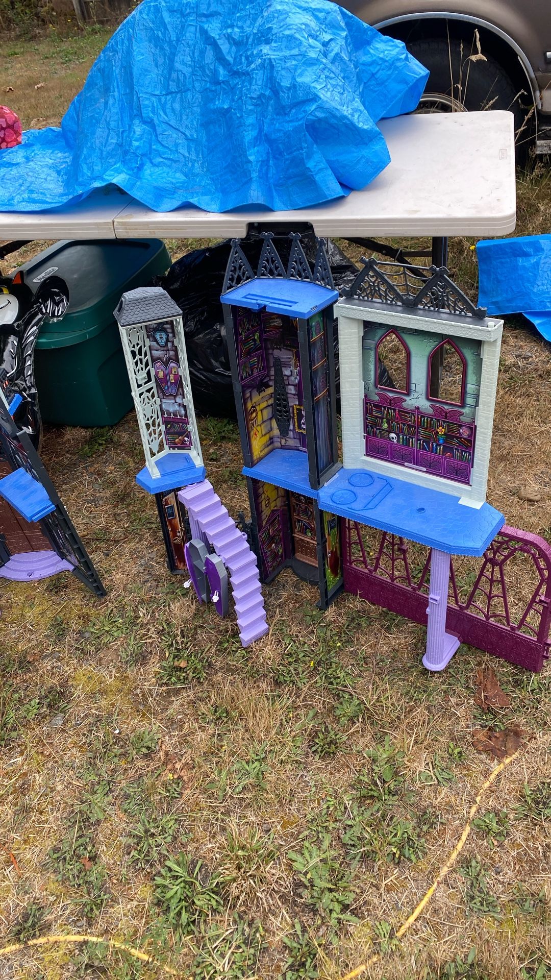 Brats Doll Castle