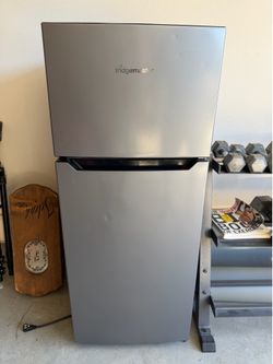 Fridgemaster Compact Refrigerator