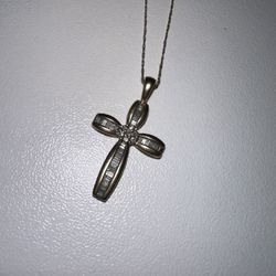 14k Gold Necklace With Gold And diamond cross Pendant