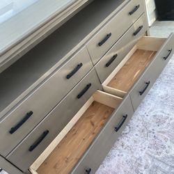 ✨Refinished Vintage Wood Dresser/TV Stand