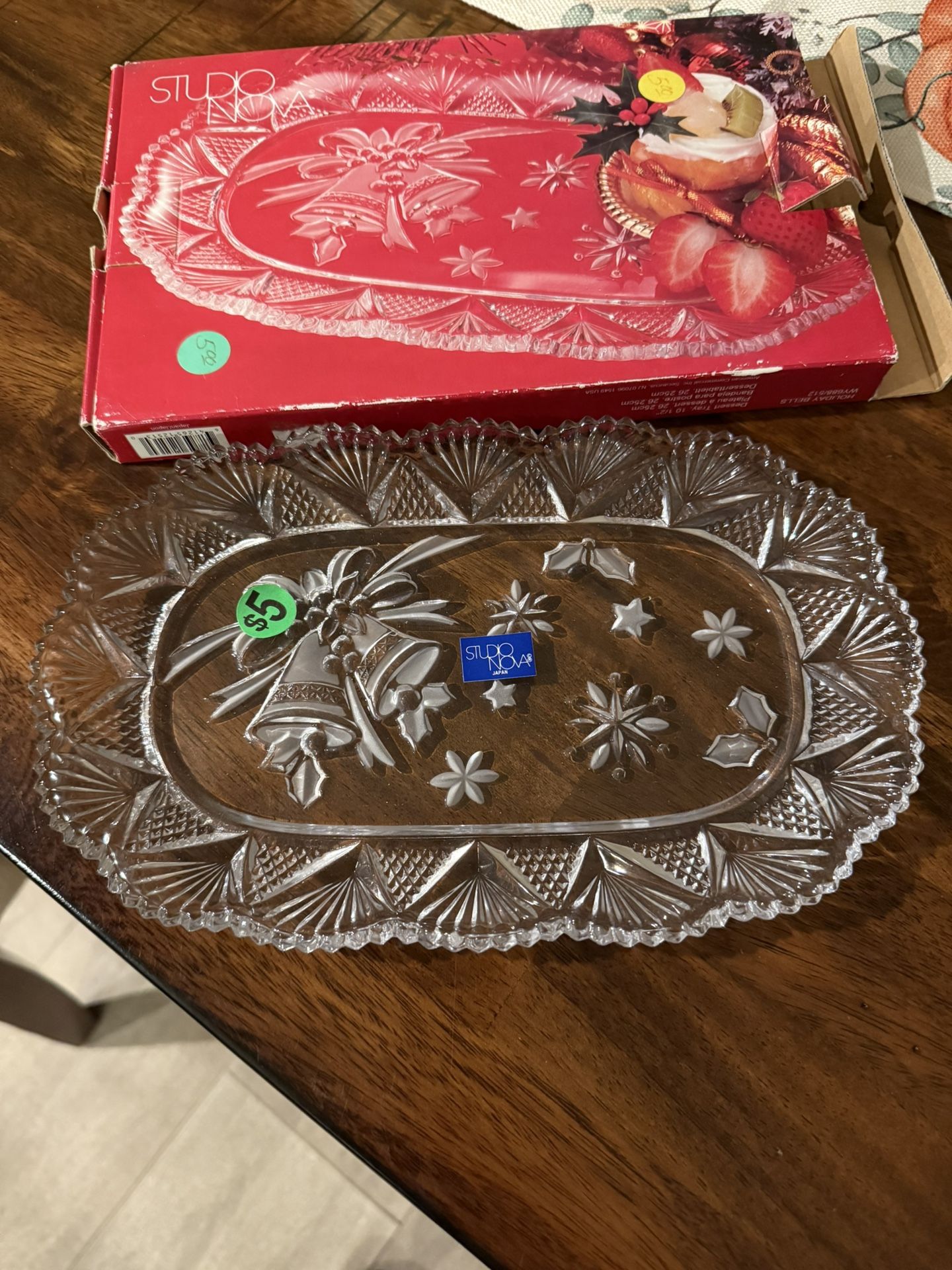 CHRISTMAS GLASS PLATTER 