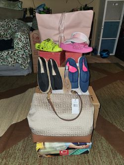 Womens Shoes and Purse Lot