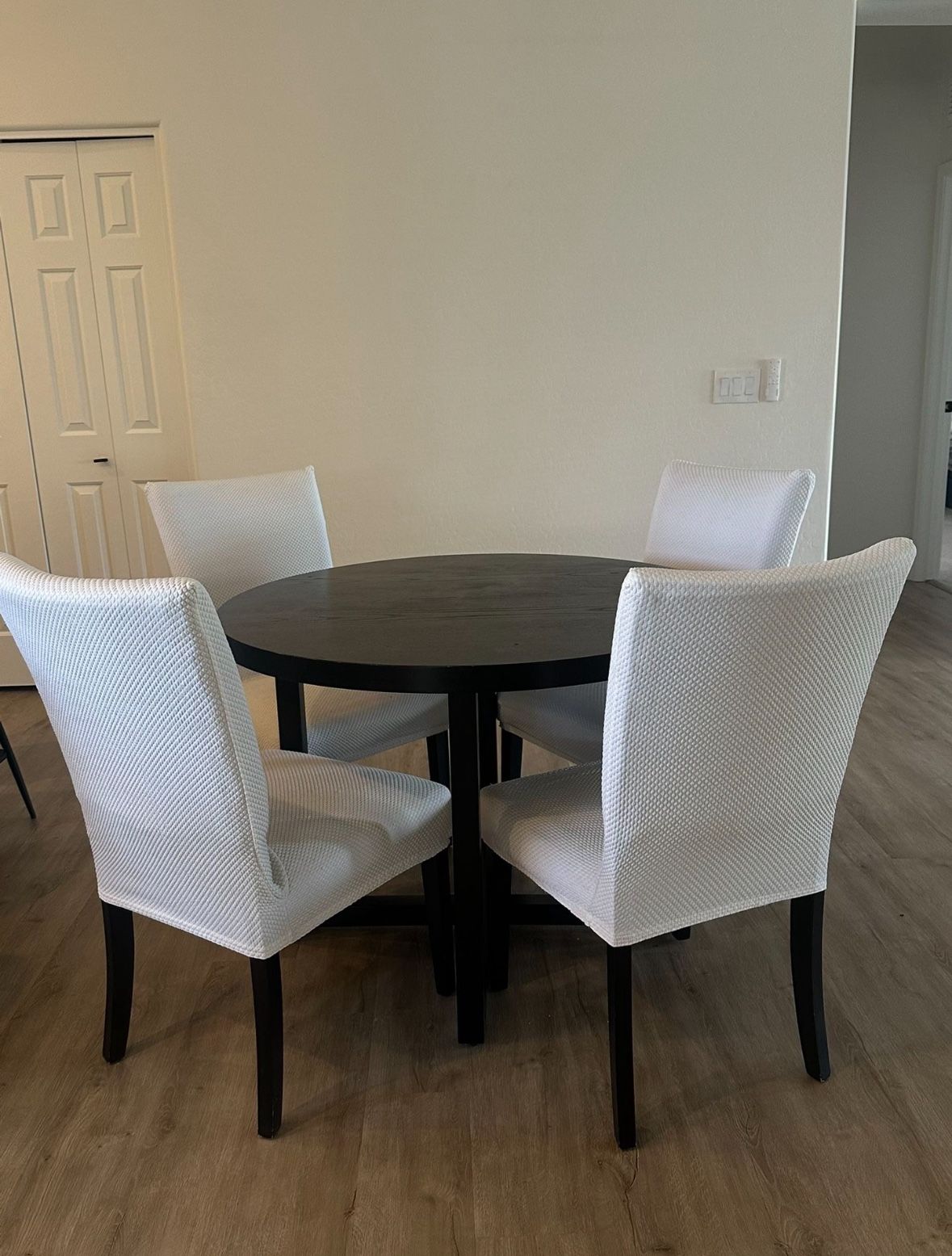 6 DINNING CHAIRS