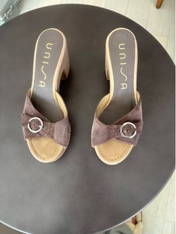 Unisa Brown Suede Heeled Sandals – Size 7 (Never Worn)