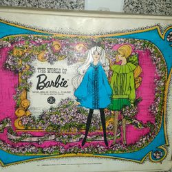 Vtg BARBIE DOLLS LOT. 50 dolls+ Clothing + Accesories + The World Of BARBIE CASE READ DESCRIPTION