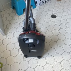 Good Condition Vacuum Cleaner 