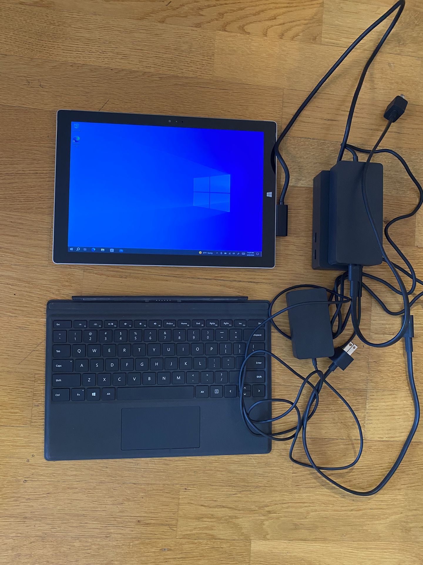 Microsoft Surface Pro 3 with Docking Station 