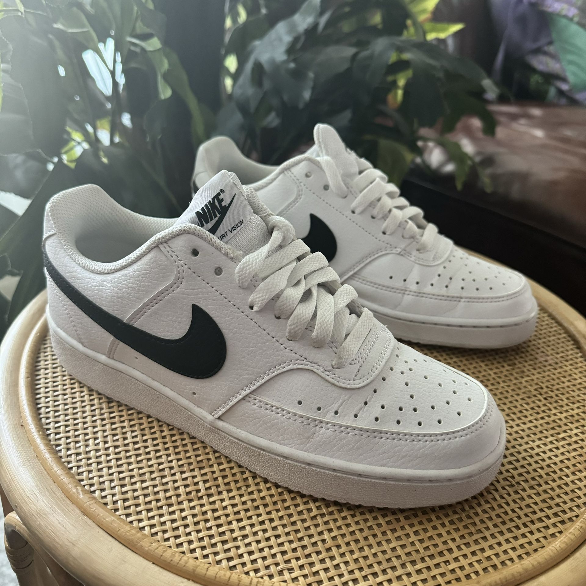 Nike Court Vision Woman’s Size 8