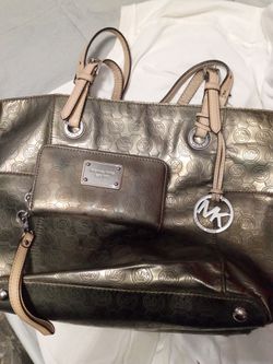 Michael khors purse and wallet