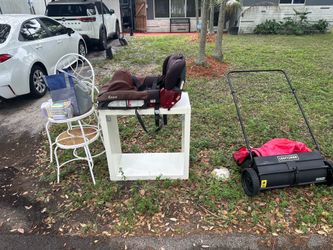 Curbside pick up! Lots if items come pick!! All free