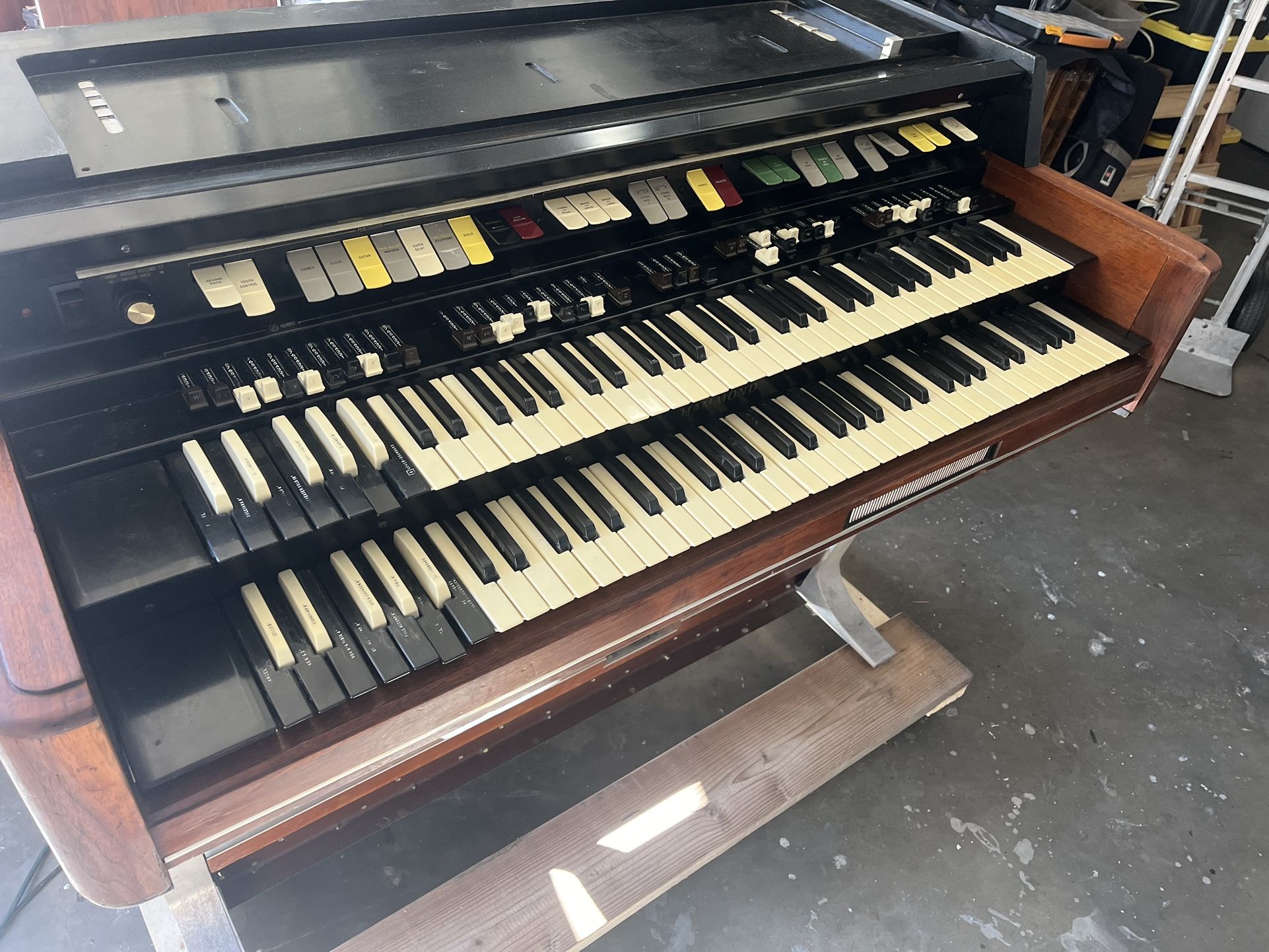 Hammond X77 And Leisle