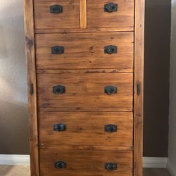 SOLID WOOD - SIX DRAWERS CHEST 
