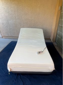 (Delivery Available) Adjustable Twin XL Bed w/ Matress
