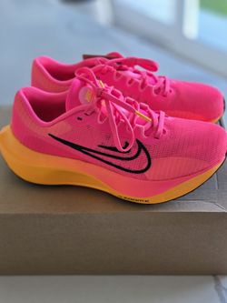 Nike Zoom Fly 5 Size 8 Women