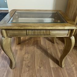 2 Living Room Tables 