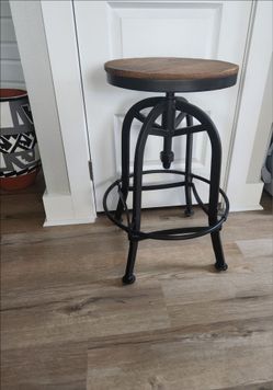 Adjustable Swivel Stool/Reclaimed Wood & Iron
