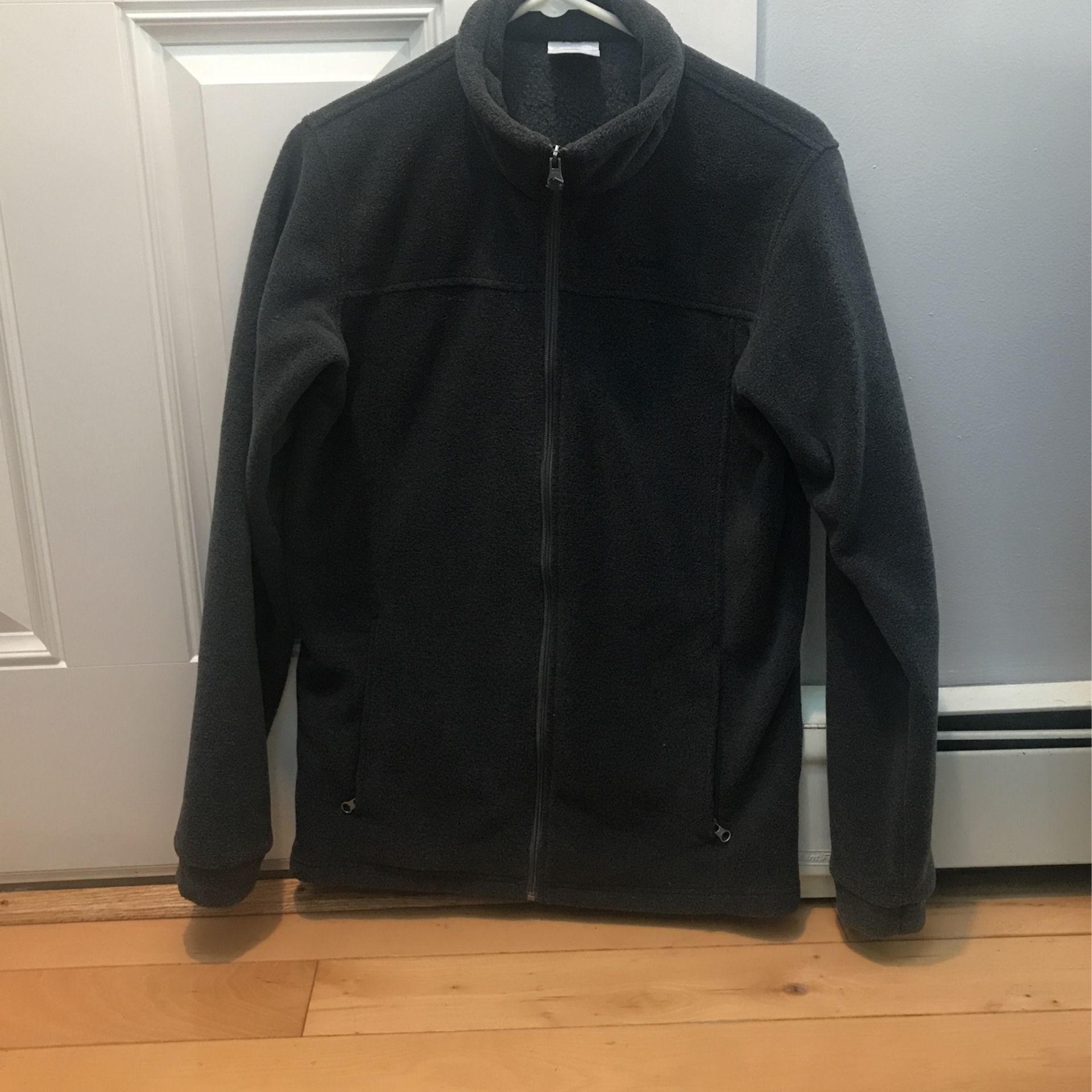 Columbia Youth XL 18-20, Runs Big Comparable To Adult Small, Excellent Condition