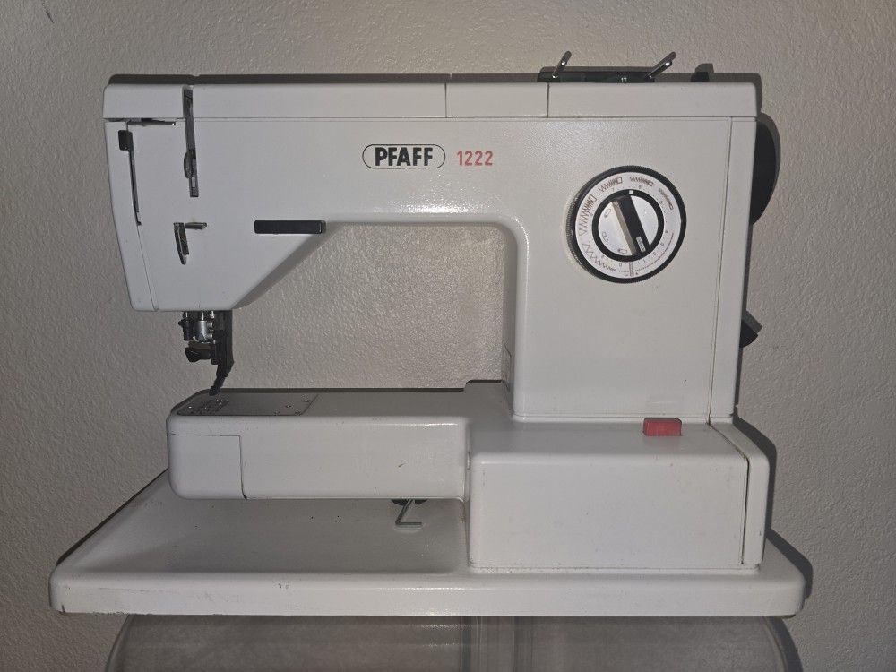 Pfaff 1222 Sewing Machine