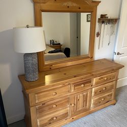 Bedroom set: Dresser, Nightstands, Queen Bed Frame 