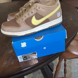 Nike dunk low Size 9m
