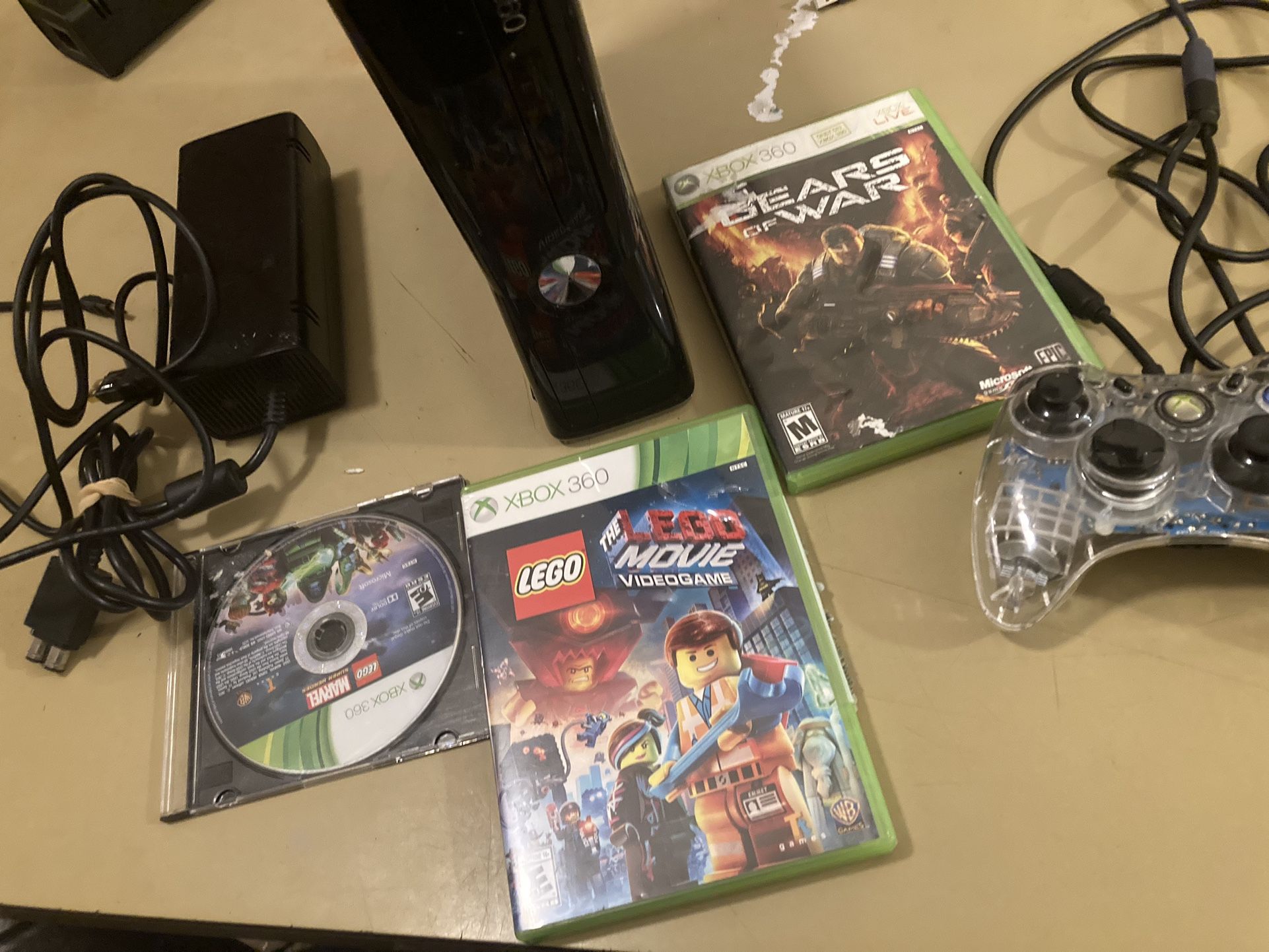 Xbox 360 Slim W Games And Control