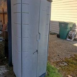 Rubbermaid Storage Cabinet 30 in