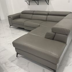 Max Divani Sofa