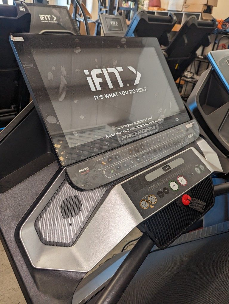 Fast Treadmill Treadmill PRICED TO SELL FAST. COMMERCIAL MOTOR for Sale in Rancho ...