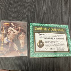 1993 Brooks Robinson Autographed Baseball Card With COA (Certificate Of Authenticity) Baltimore Orioles Legend HOF 
