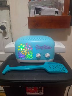 Easy-Bake Oven with Spatula