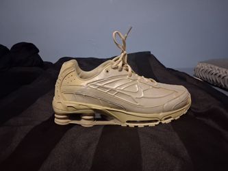 Brand New And Original Men's Nike Shox Sneakers Size 12