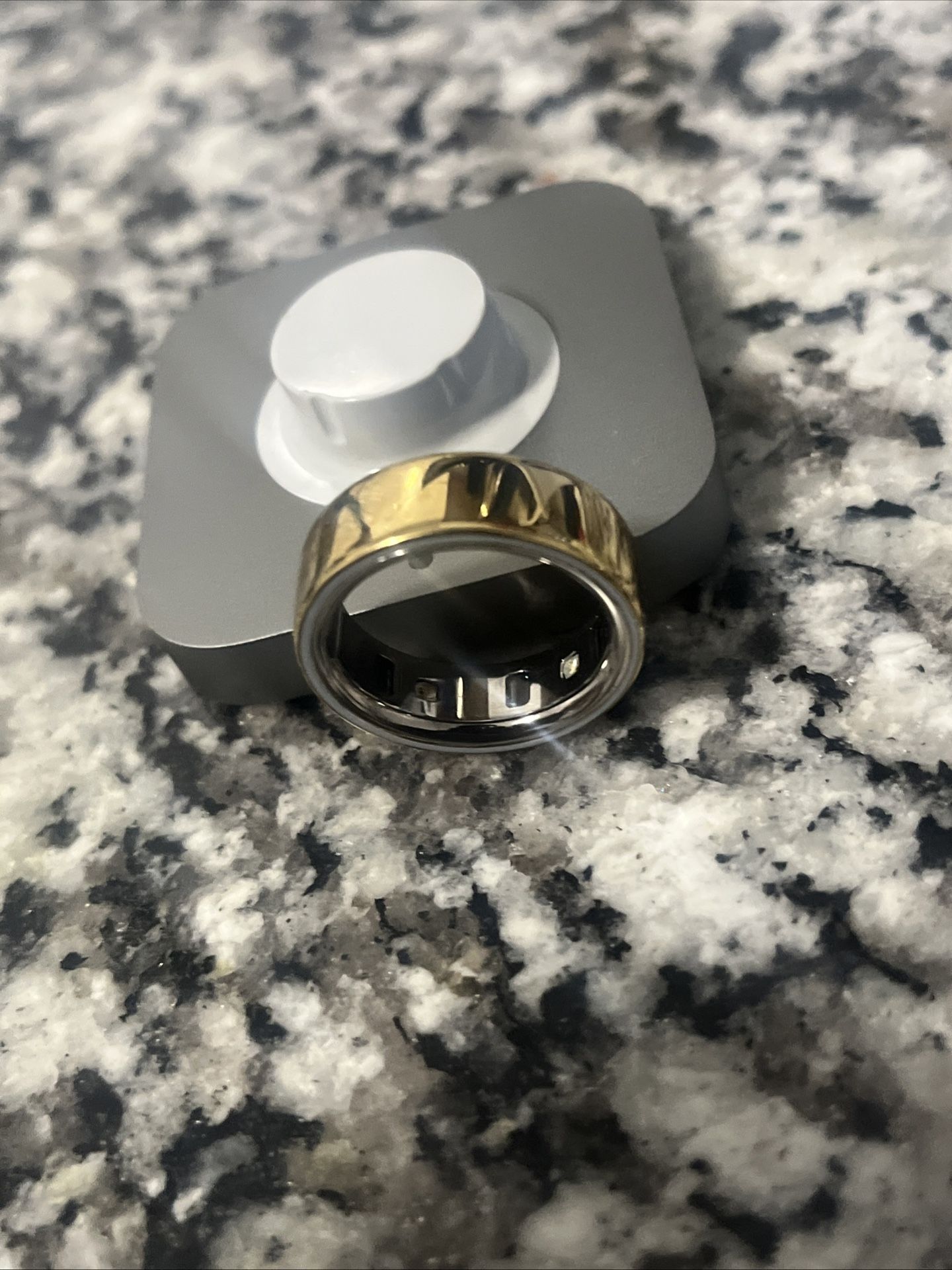 Oura Ring 4 Gold Size 10