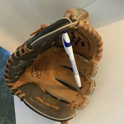 Rawlings Alex Rodrigues 10.5” baseball glove model PM105, adjustable wrist for correct fit comes with 2 baseballs Plainfield, Illinois
