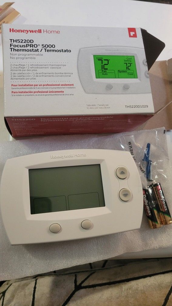 Honeywell TH5220D1029 Focuspro 5000 Non-Programmable Thermostat for Sale in  Palm Springs, FL - OfferUp